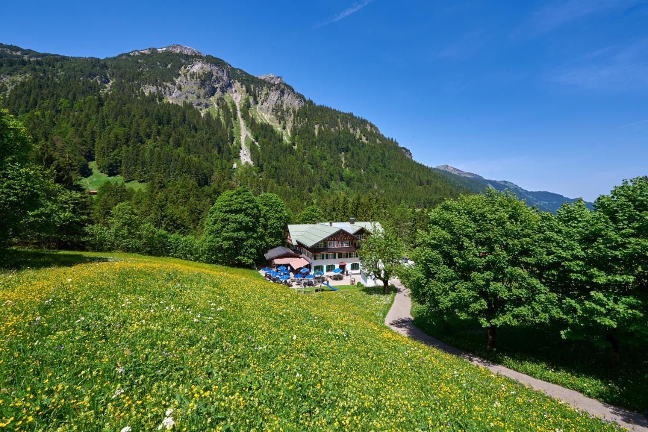 Berggasthof Einoedsbach Inn