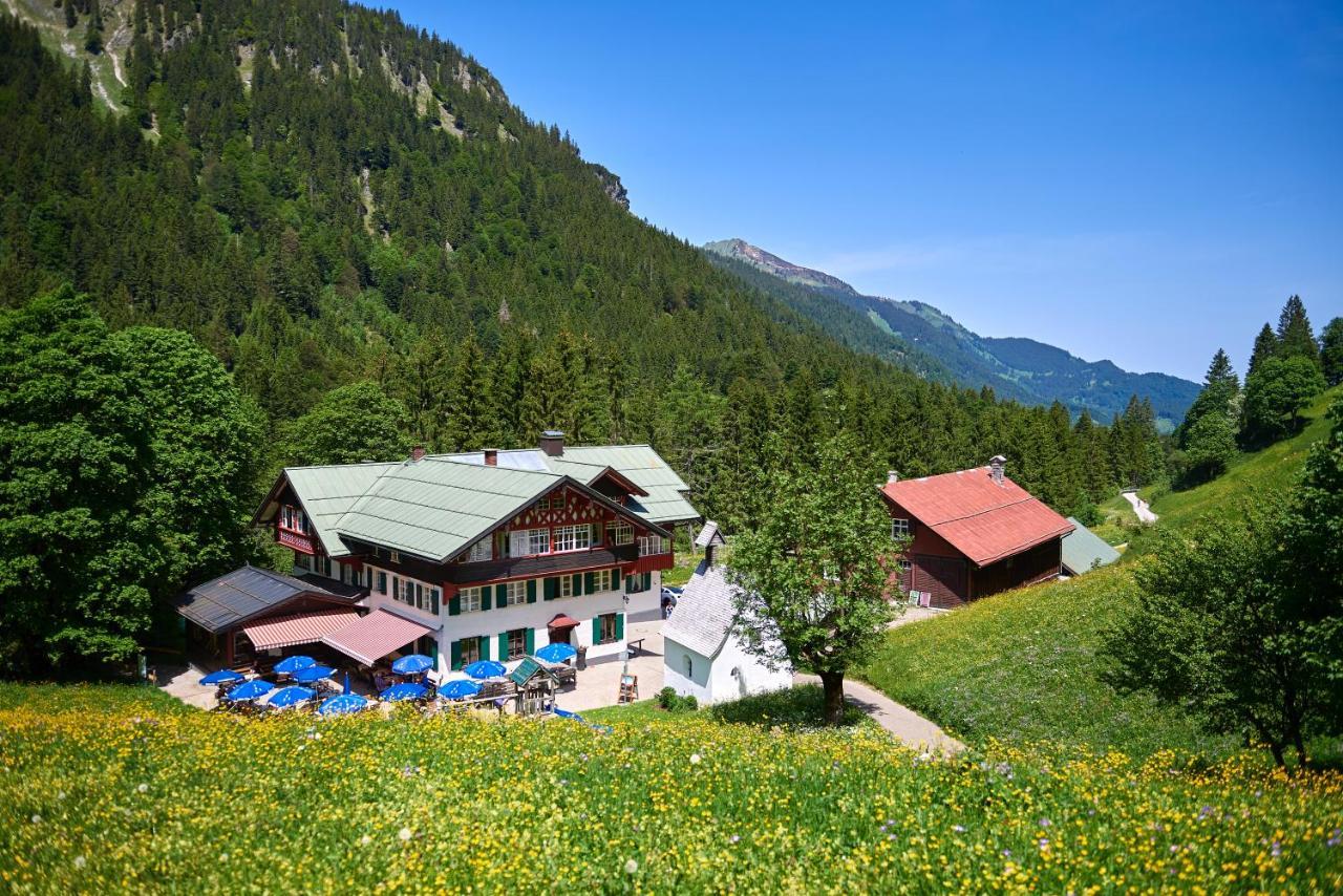 Berggasthof Einoedsbach Inn *
